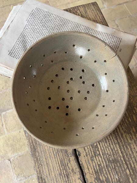 Medium Gorgeous Stoneware Strainer