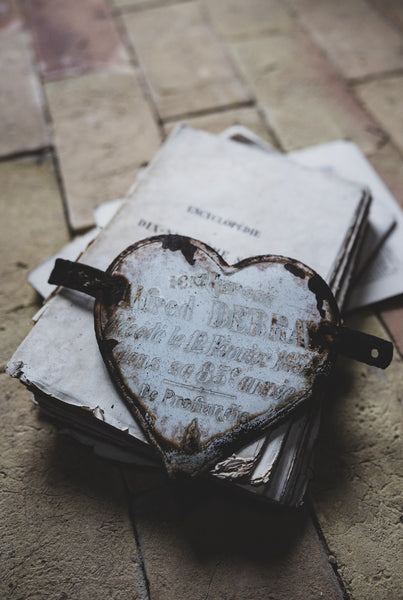 Vintage French Rustic Memorial Heart