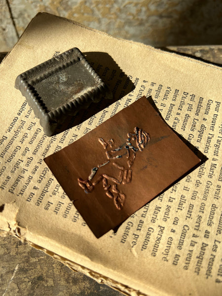 Sweet Pair of vintage art accessories