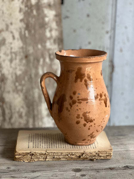 Beautiful Italian Spruzzo Vessel