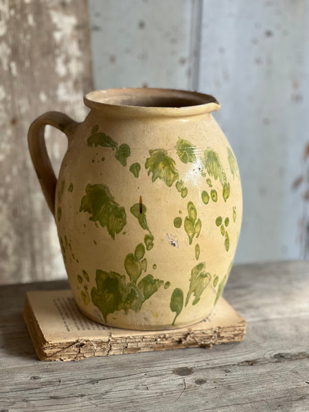 Beautiful Italian Spruzzo Vessel