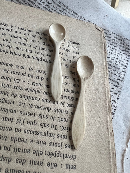 Beautiful Shaped antique Bone mini Spoons