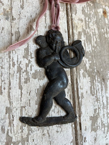 Sweet Vintage Cherub