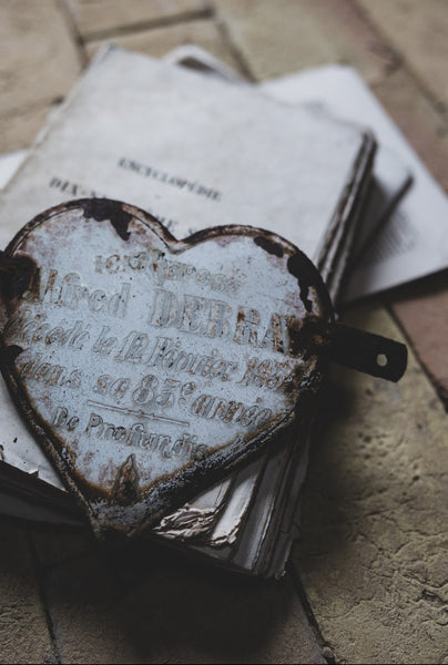 Vintage French Rustic Memorial Heart