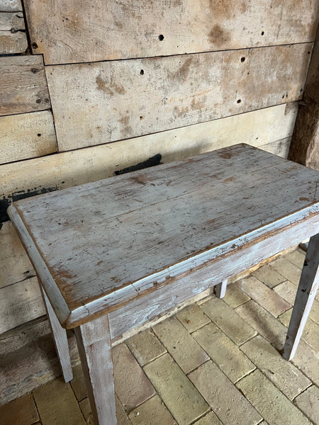 Sweet Vintage Painted Swedish Table