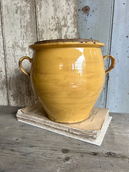 Rustic Yellow Handled Vintage French Pot