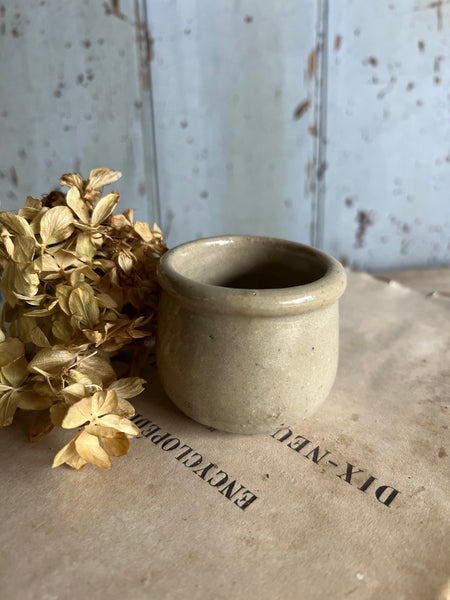 French Sweet Stoneware Yoghurt Pot