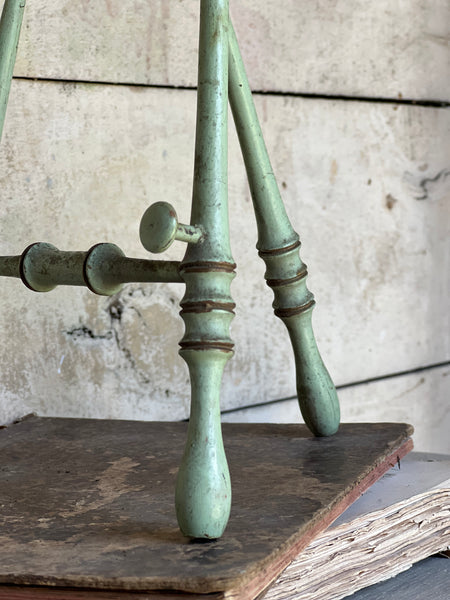 Beautiful Chippy Paint Rustic Easel