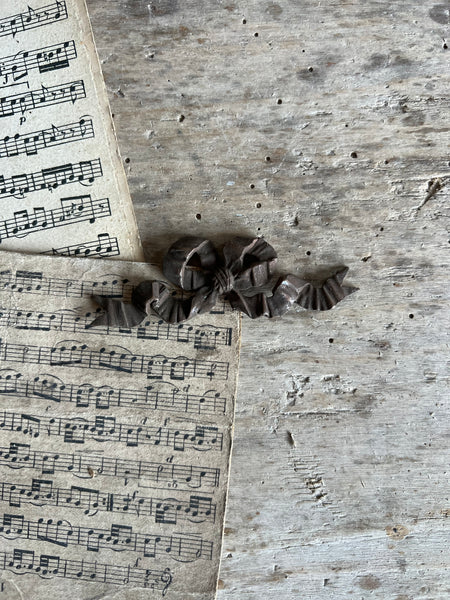 Small Sweet Vintage Brass Bow