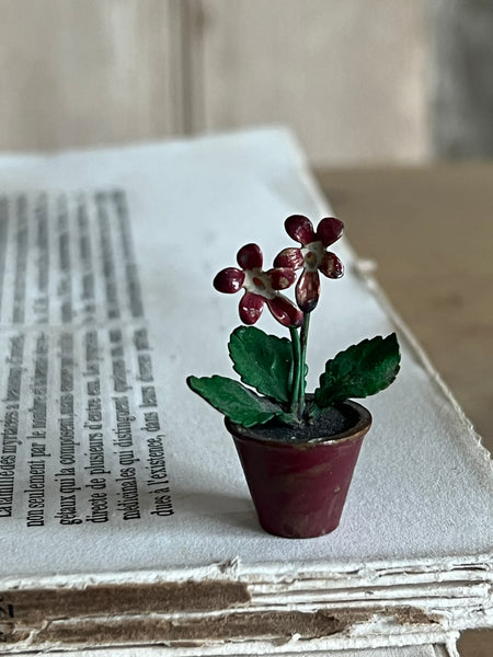 Tiny Decorative Flower Pot