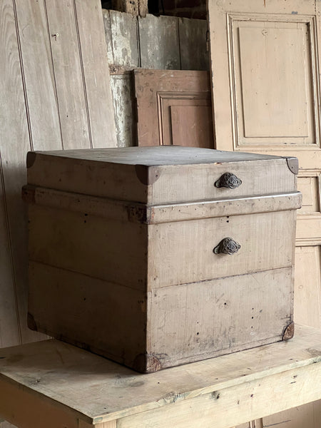 Gorgeous French Box
