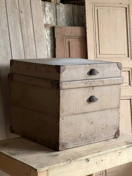 Gorgeous French Box