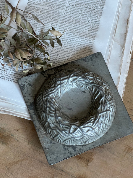 Vintage Chocolate Nest Mould