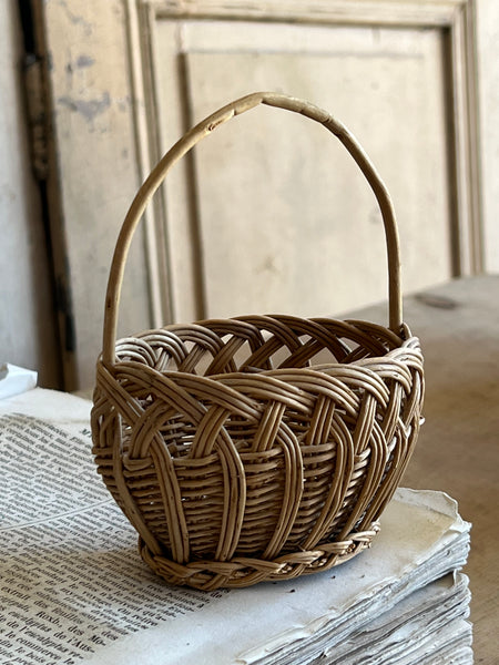 Small Vintage Handled Basket