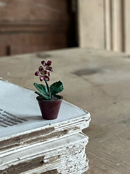 Tiny Decorative Flower Pot
