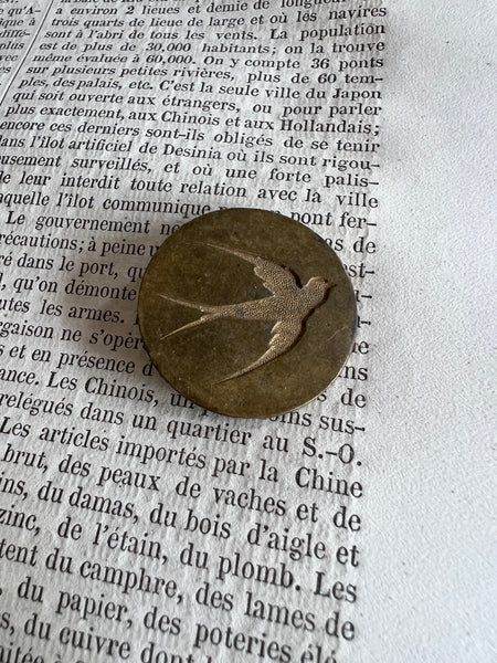 Large French Swallow Button