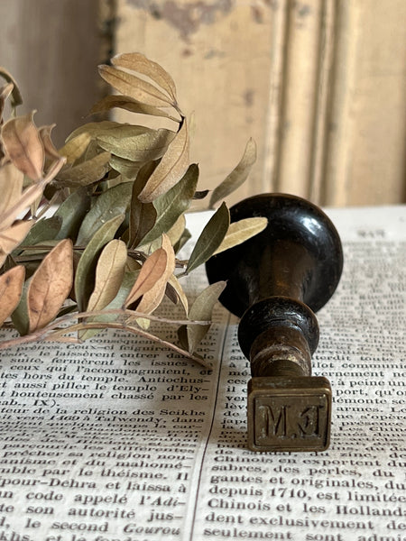 Vintage Initial Seal EM