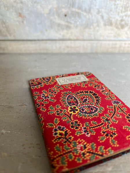 French Vintage Gorgeous Fontaine Book