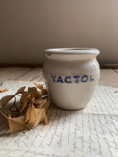 Yactol Vintage Yogurt Pot Candle in Wild Bluebell