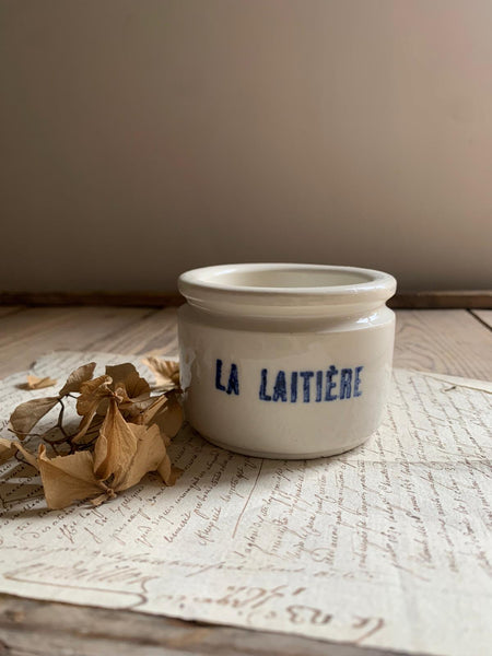 La Laitiere Vintage Pot Candle in Wild Bluebell