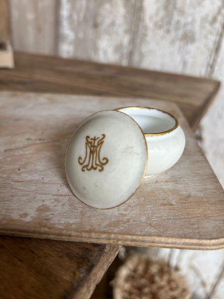 Royal China Pill Pot