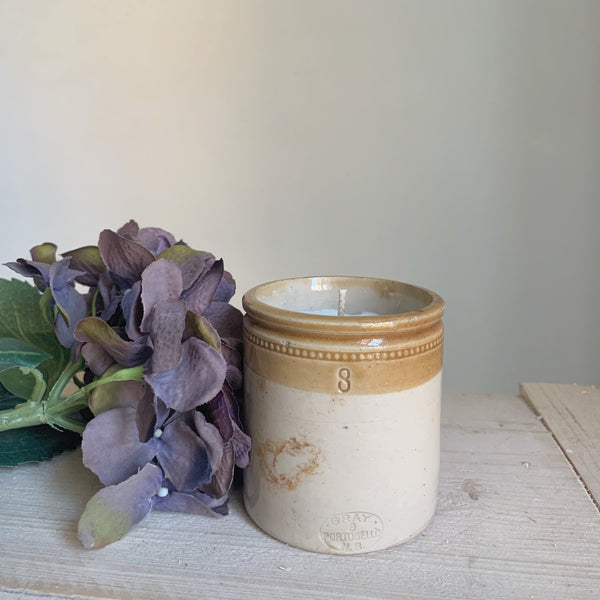 Vintage Stoneware Candle in Black Tea & Jasmine