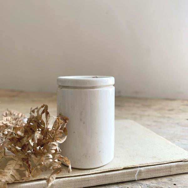Vintage White ink pot