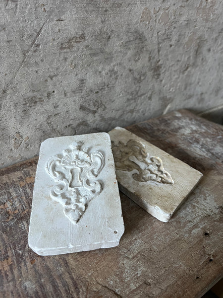 Vintage Escutcheon Mould