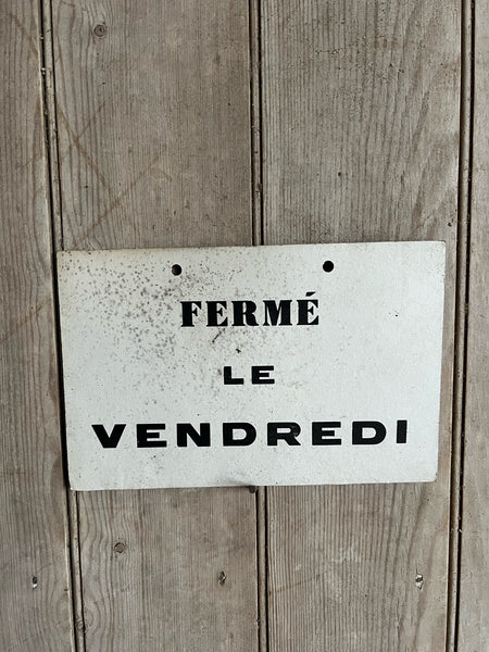 Closed French Sign