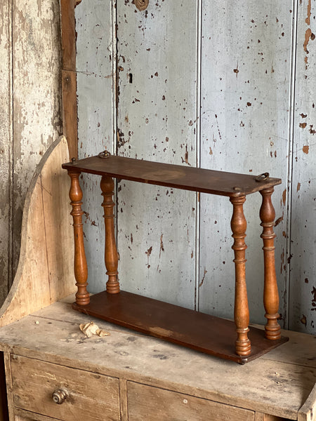 Sweet little vintage shelf unit