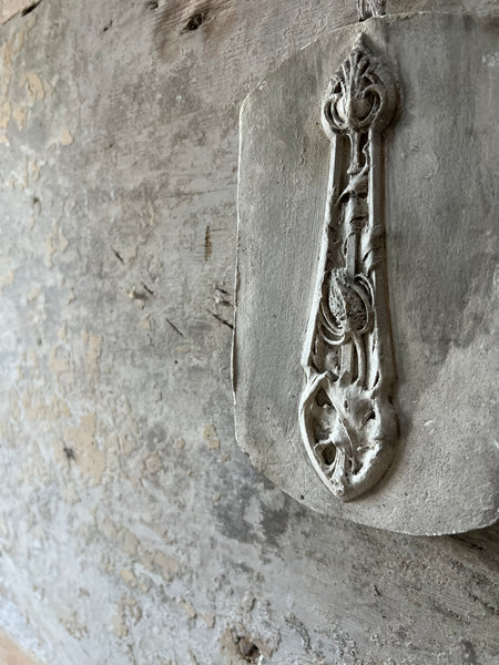 Vintage Hanging Escutcheon Mould