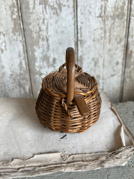 Small Vintage Handled Basket