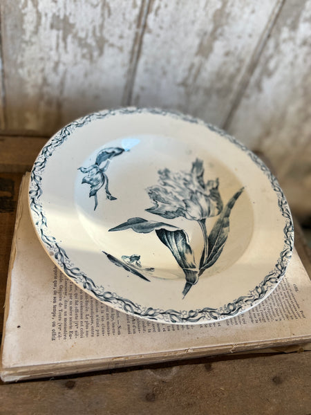 Beautiful Luneville Tulip Transfer Dish