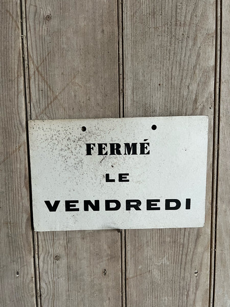 Closed French Sign