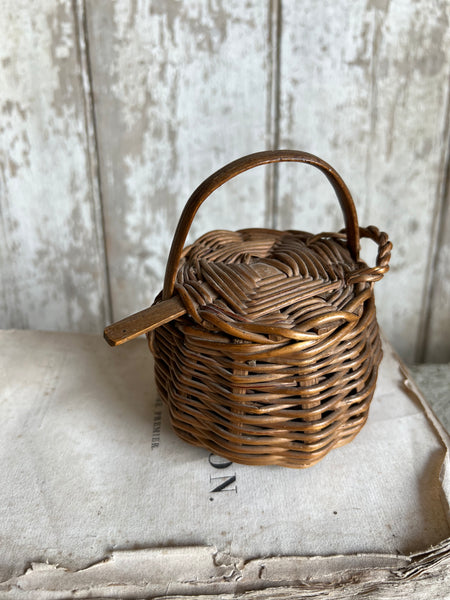 Small Vintage Handled Basket