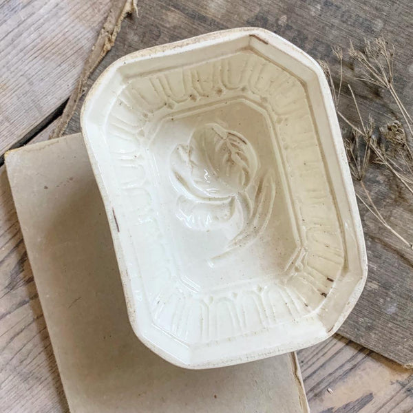 Small Vintage Flower Mould