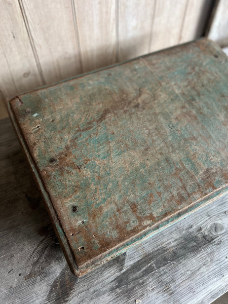 Vintage Chippy Paint Plinth