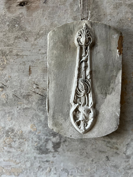 Vintage Hanging Escutcheon Mould