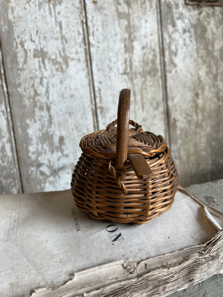 Small Vintage Handled Basket