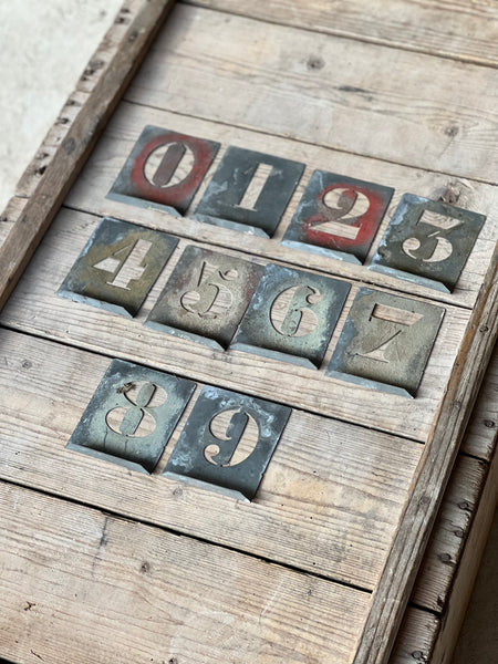 Vintage Alphabet Stencil Set (10 numbers)