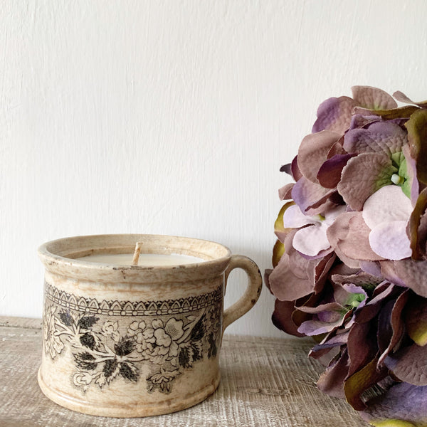 Small Victorian Mug Candle in Black Tea  & Jasmine