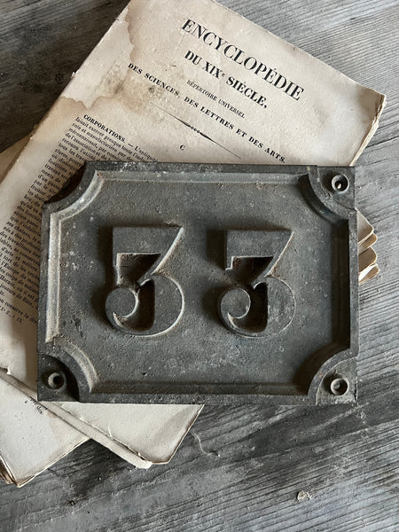 Metal Vintage 33 Sign