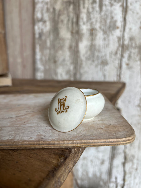 Royal China Pill Pot