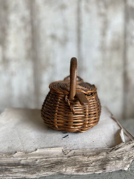 Small Vintage Handled Basket