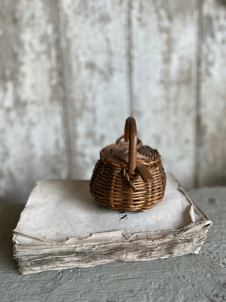 Small Vintage Handled Basket