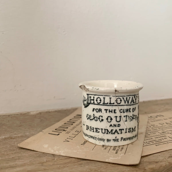 Holloway’s Ointment Pot (Hairline)