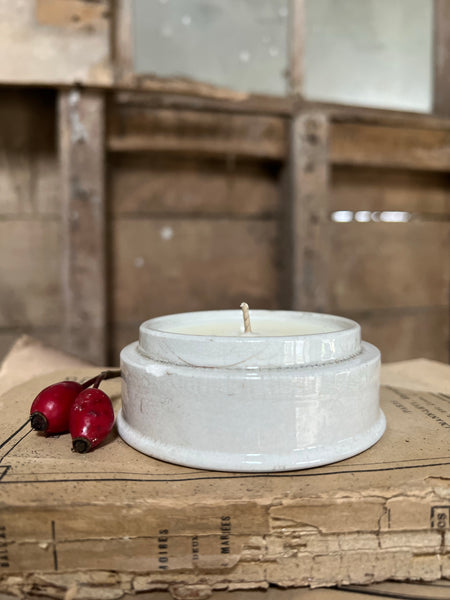 Vintage Paste Pot Candle in Winter Honeysuckle & Elderflower