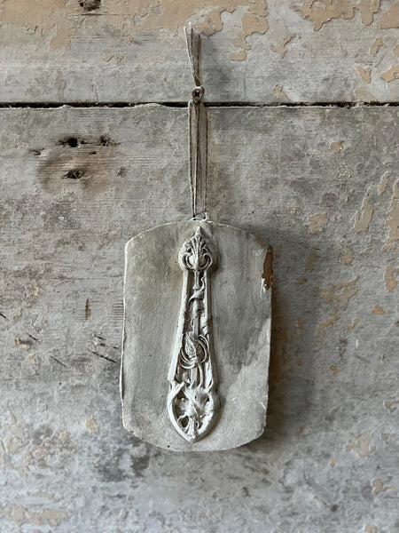Vintage Hanging Escutcheon Mould