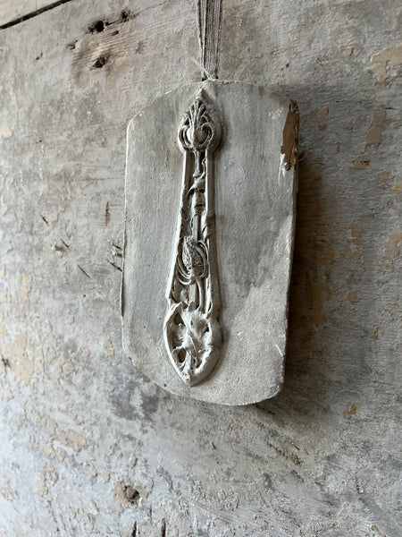Vintage Hanging Escutcheon Mould