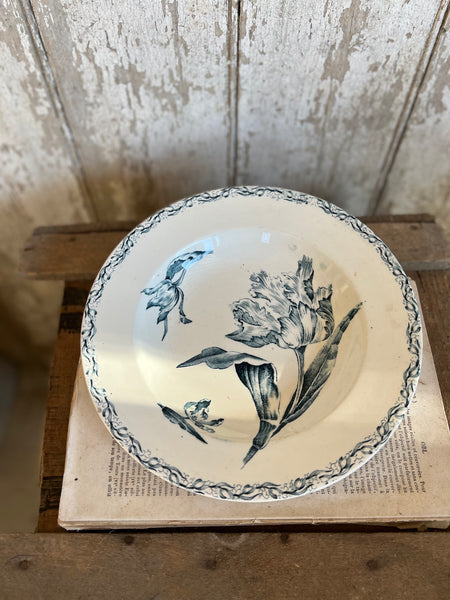 Beautiful Luneville Tulip Transfer Dish